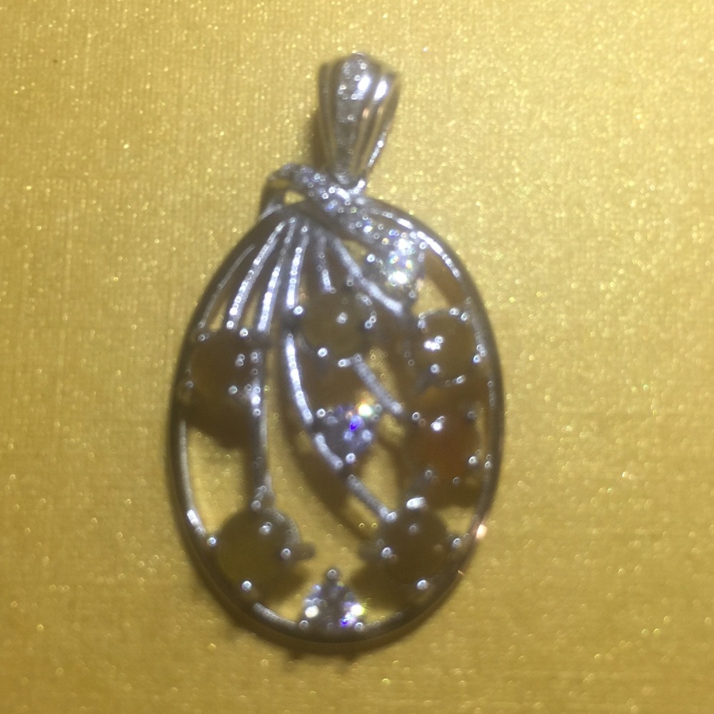 Myanmar jade pendant